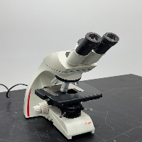 Leica DM 750/4K Microscope image 0